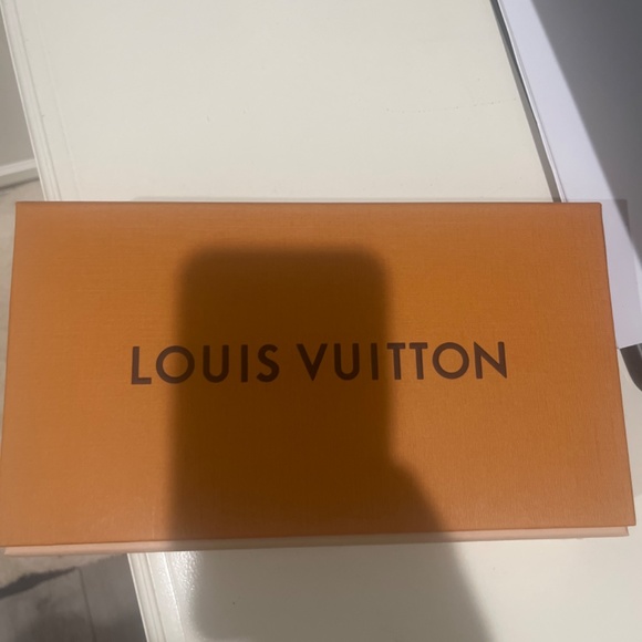 Louis Vuitton New wallet - Picture 2 of 4